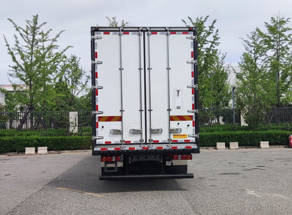 龍掛牌LGC5256XLCZ7冷藏車公告圖片