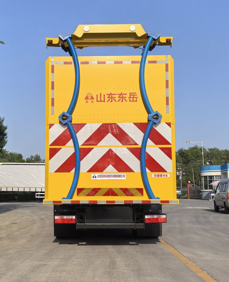 圣岳牌SDZ5121TFZF防撞緩沖車公告圖片