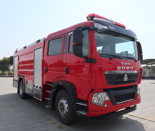 瑞力星牌RLQ5195GXFPM90/Z6泡沫消防車