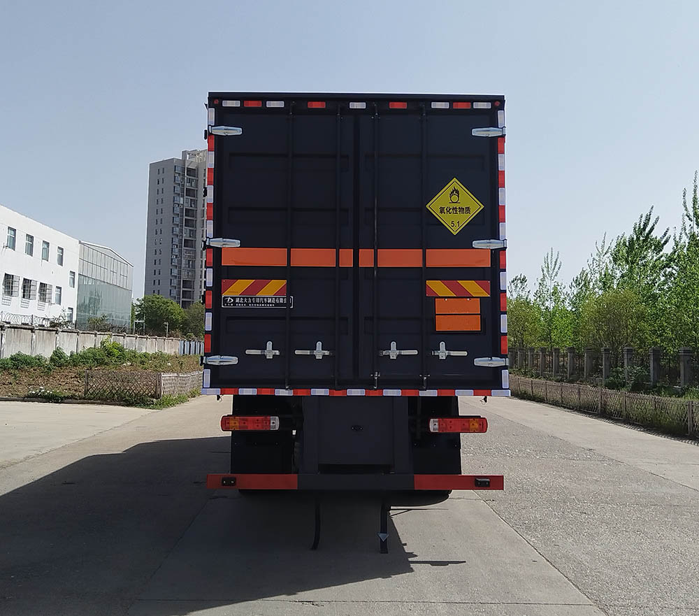 大力牌DLQ5181XYWEQ6氧化性物品廂式運(yùn)輸車公告圖片