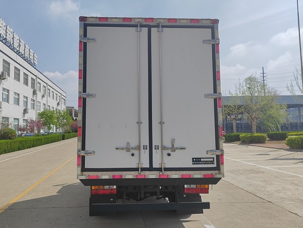 燕臺(tái)牌YTQ5042XLCVDEV331純電動(dòng)冷藏車公告圖片