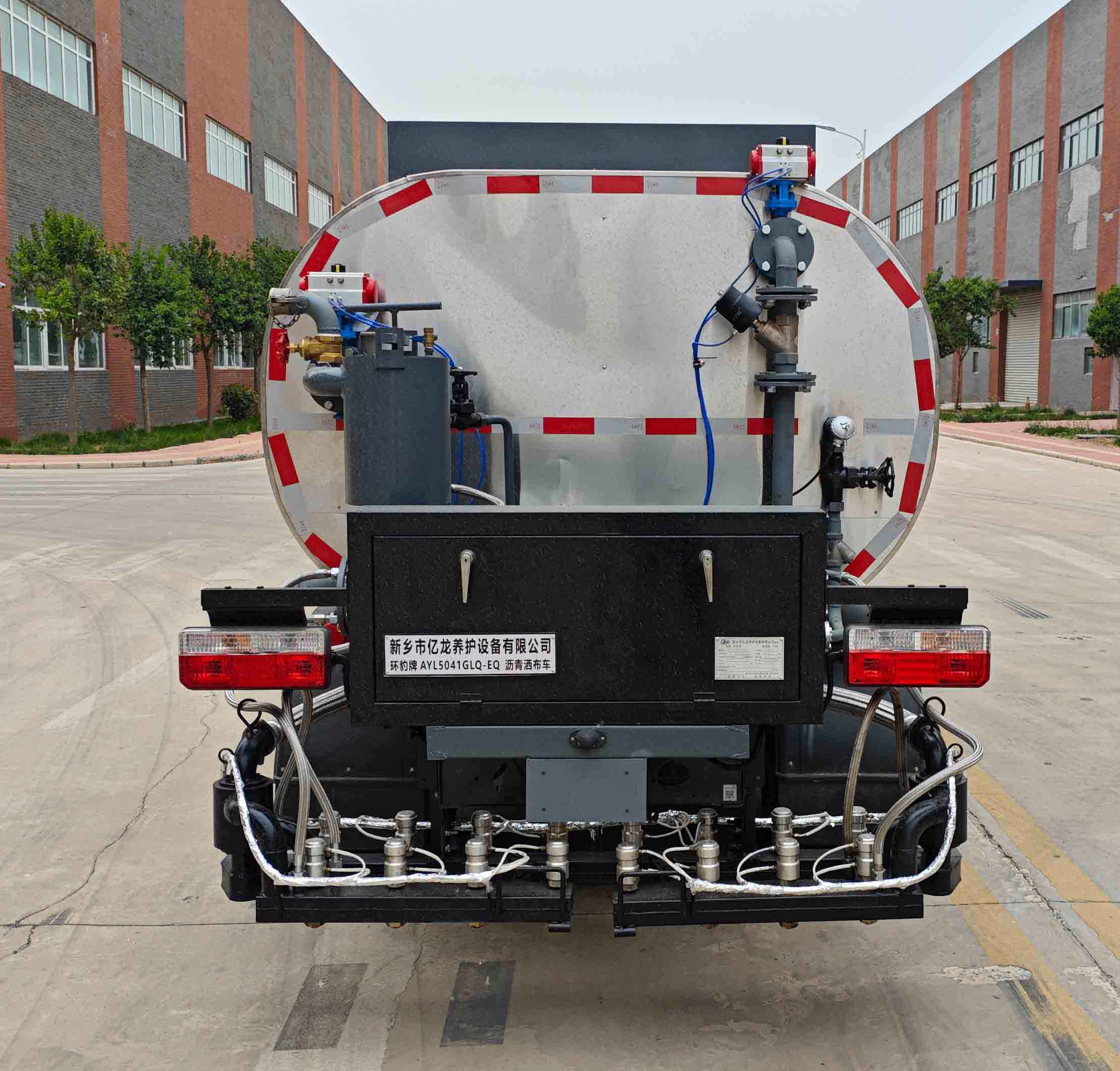 環(huán)豹牌AYL5041GLQ-EQ瀝青灑布車公告圖片