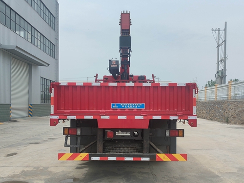 神百重工牌ABC5166JSQLZ6隨車(chē)起重運(yùn)輸車(chē)公告圖片