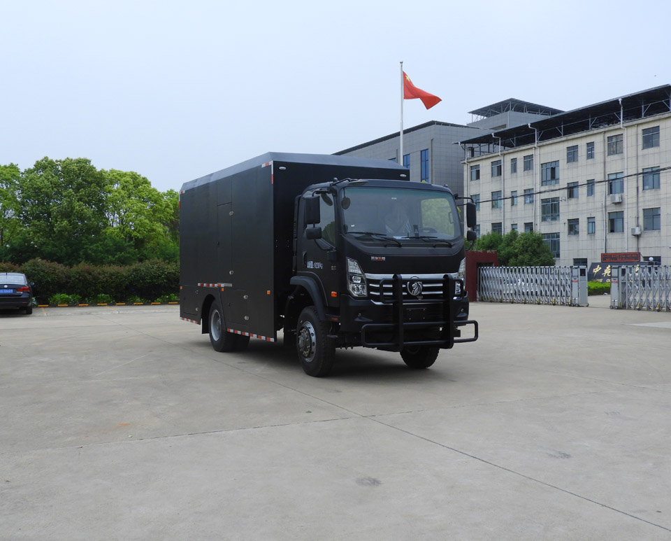 桐工牌TBJ5168XYU押運(yùn)車(chē)公告圖片