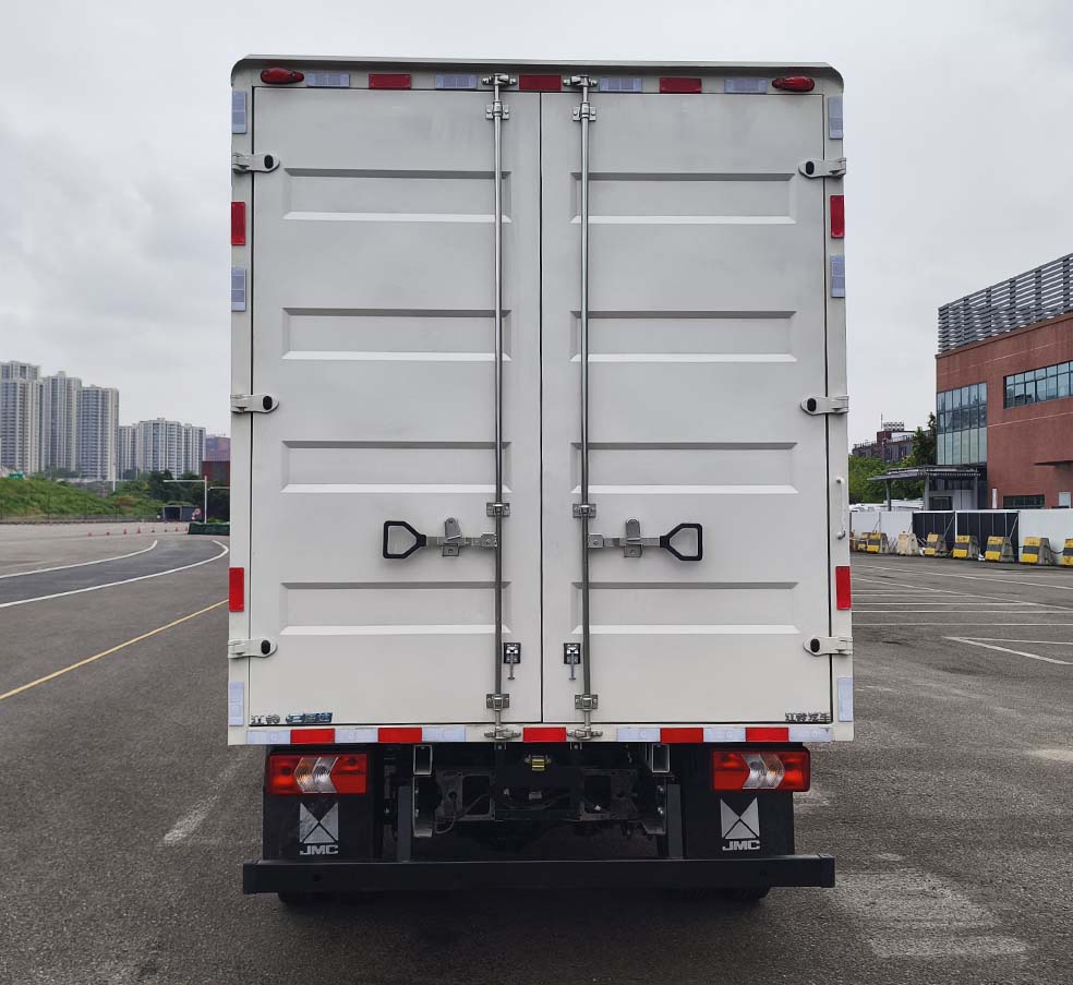 江鈴牌JX5049XXYTHC2BEV純電動(dòng)廂式貨車(chē)公告圖片