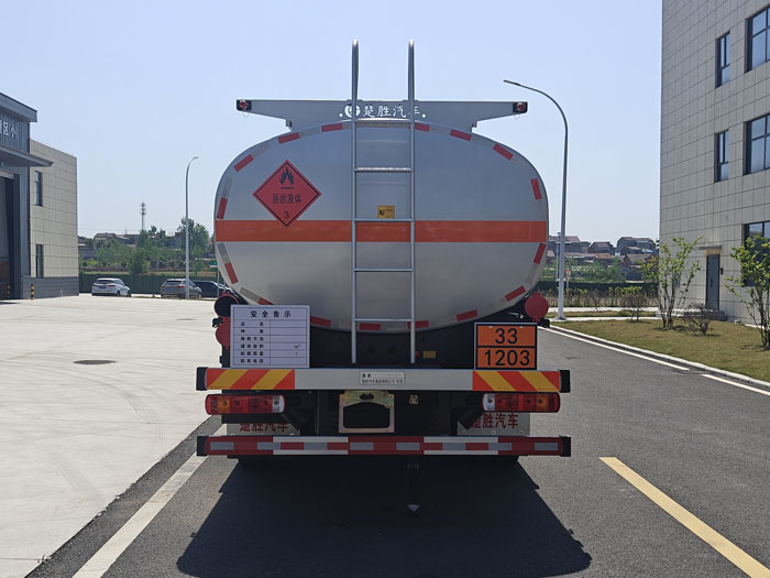 楚勝牌CSC5181GJYCA6加油車公告圖片