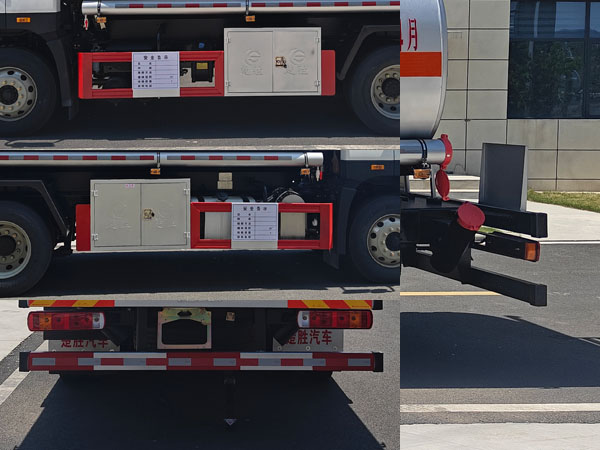 楚勝牌CSC5181GJYCA6加油車公告圖片