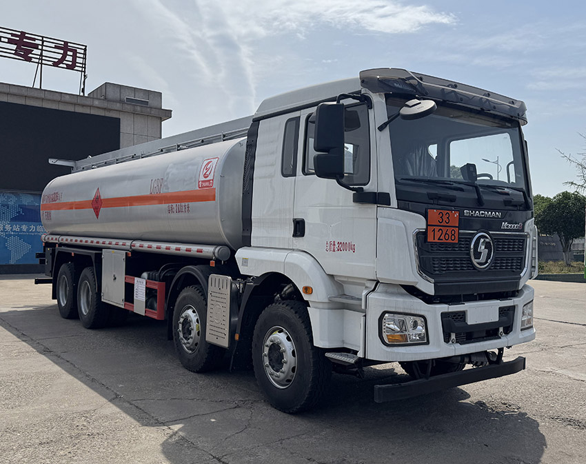 專力牌ZLC5329GRYSX6易燃液體罐式運(yùn)輸車