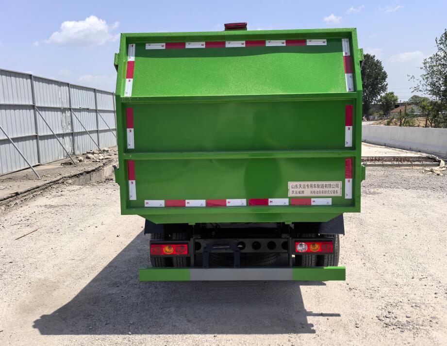 天運(yùn)威牌TYW5040ZZZBJBEV純電動(dòng)自裝卸式垃圾車公告圖片