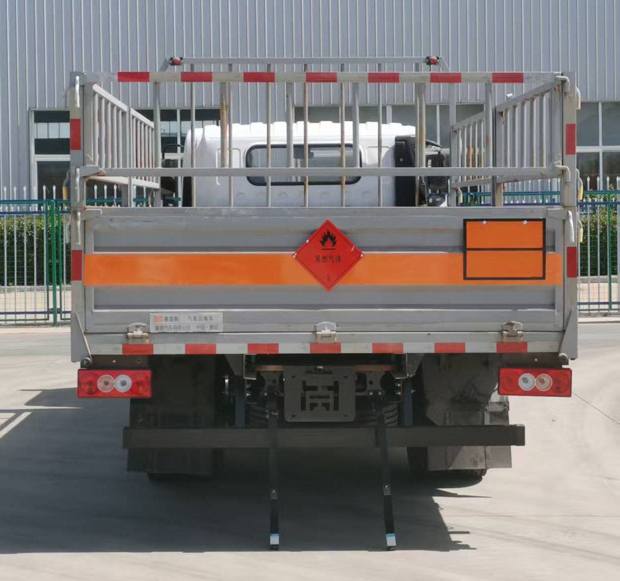 襄鑫鼎牌XDV5093TQPBJ6氣瓶運輸車公告圖片