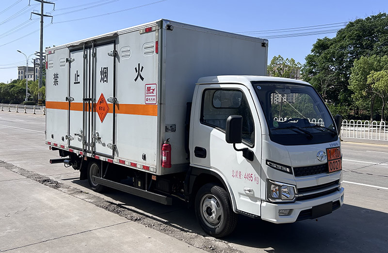 楚飛牌CLQ5040XQY6S爆破器材運(yùn)輸車公告圖片