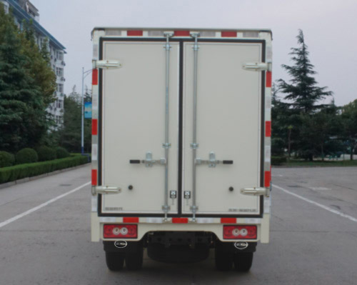 福田牌BJ5035XXY5PV5-51廂式運(yùn)輸車公告圖片