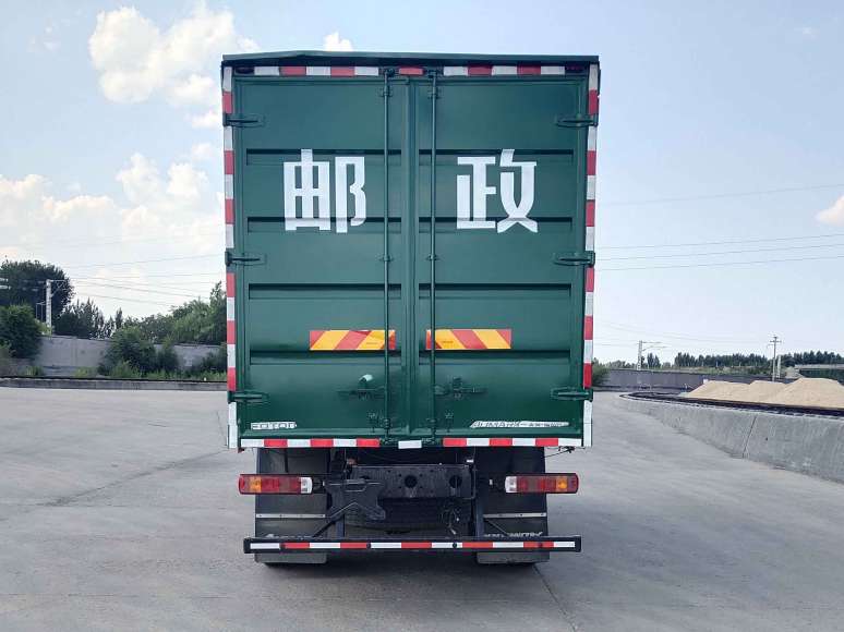 福田牌BJ5186XYZ-3K郵政車(chē)公告圖片