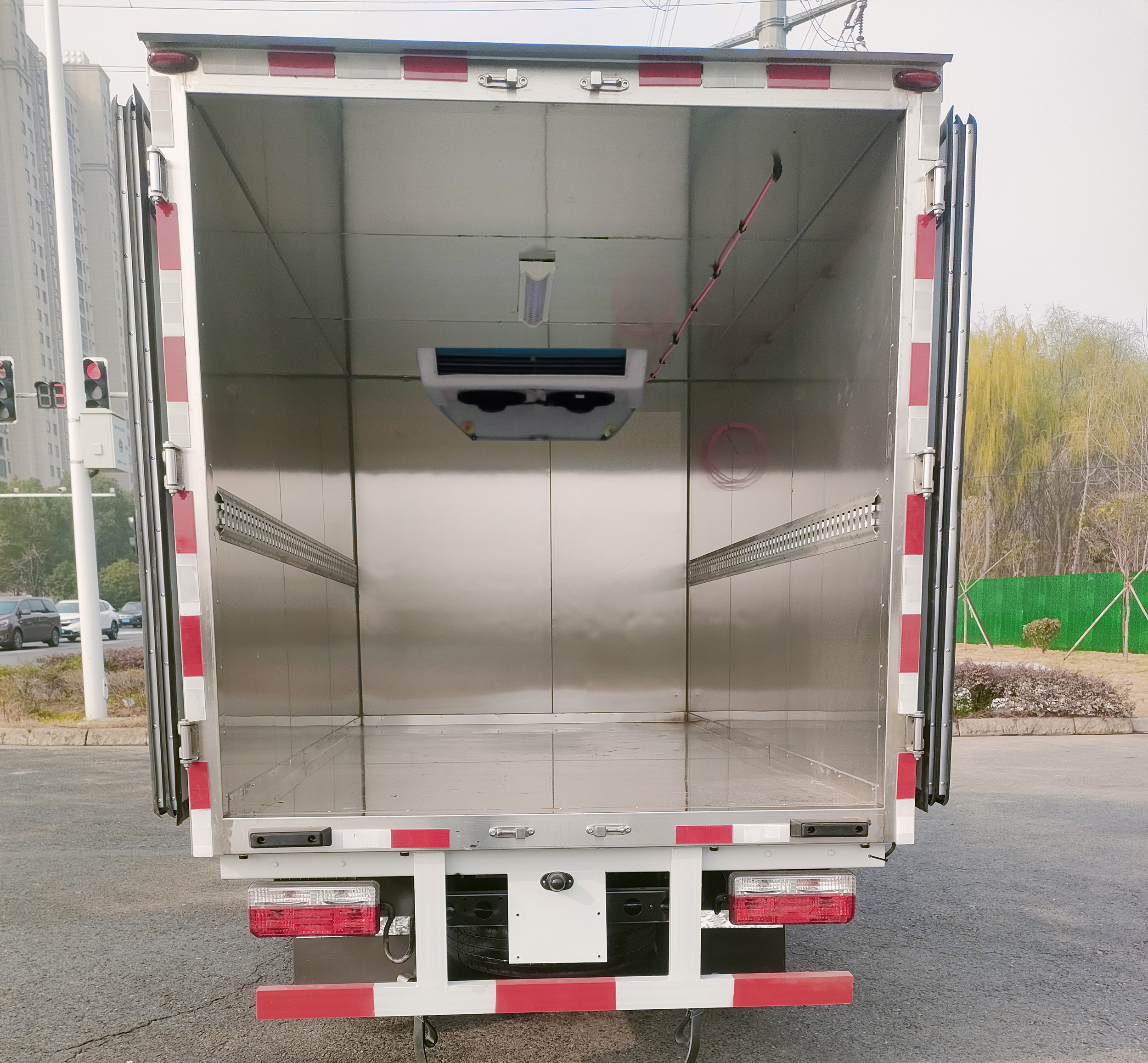 程力威牌CLW5030XYY6醫(yī)療廢物轉(zhuǎn)運車公告圖片