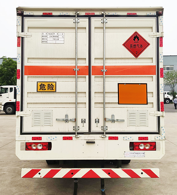中燕牌BSZ5103XRQC6B易燃?xì)怏w廂式運輸車公告圖片