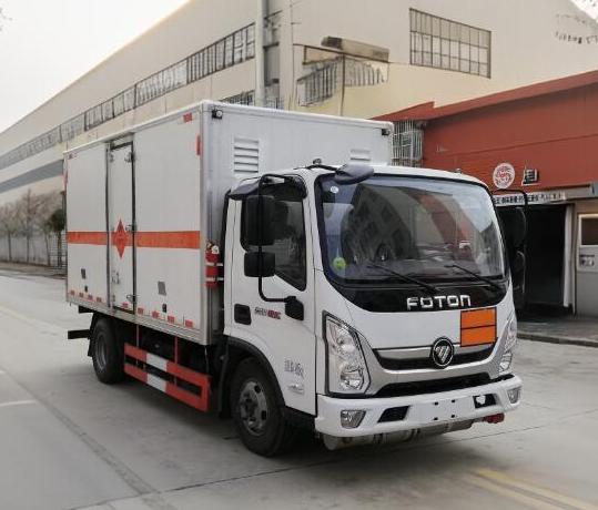 程力威牌CLW5040XRQB6易燃氣體廂式運輸車