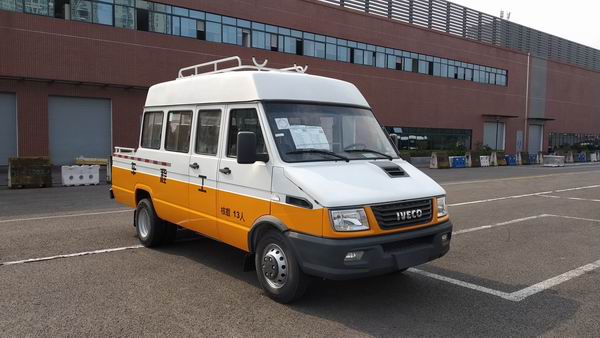 依維柯牌NJ5046XGCZA-1工程車