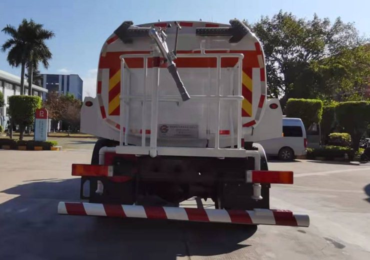 廣環(huán)牌GH5182GSS灑水車公告圖片