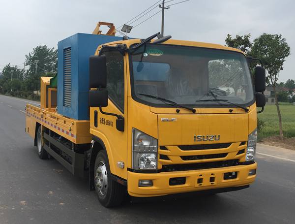 路鑫牌NJJ5100TQX6護(hù)欄搶修車