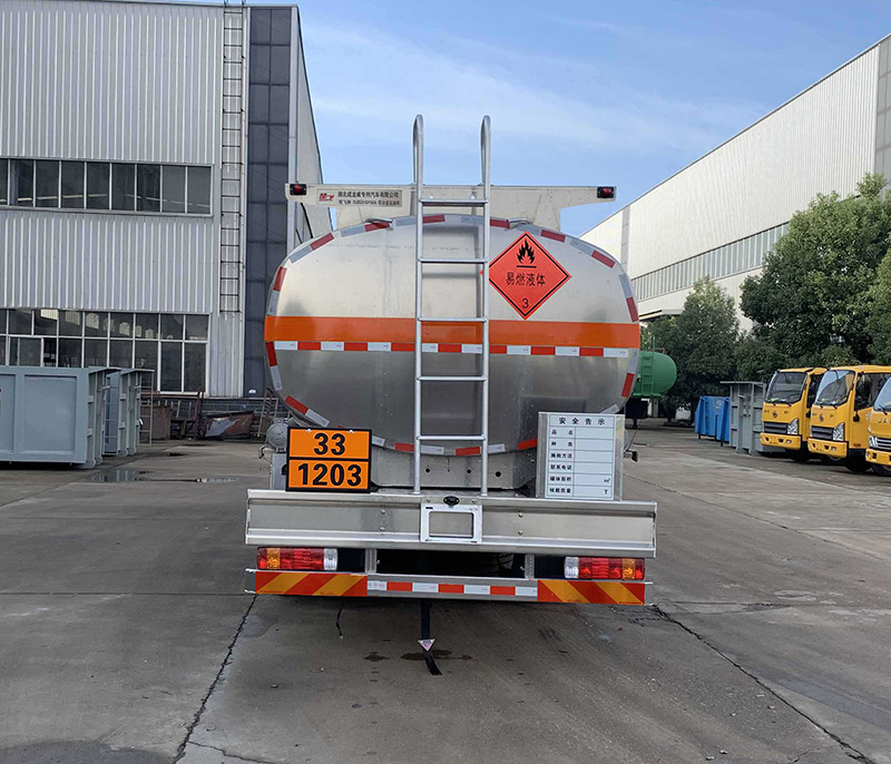 楚飛牌CLQ5261GYY6CA鋁合金運油車公告圖片