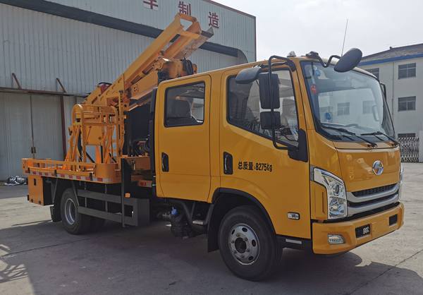 路鑫牌NJJ5081TQX6護(hù)欄搶修車