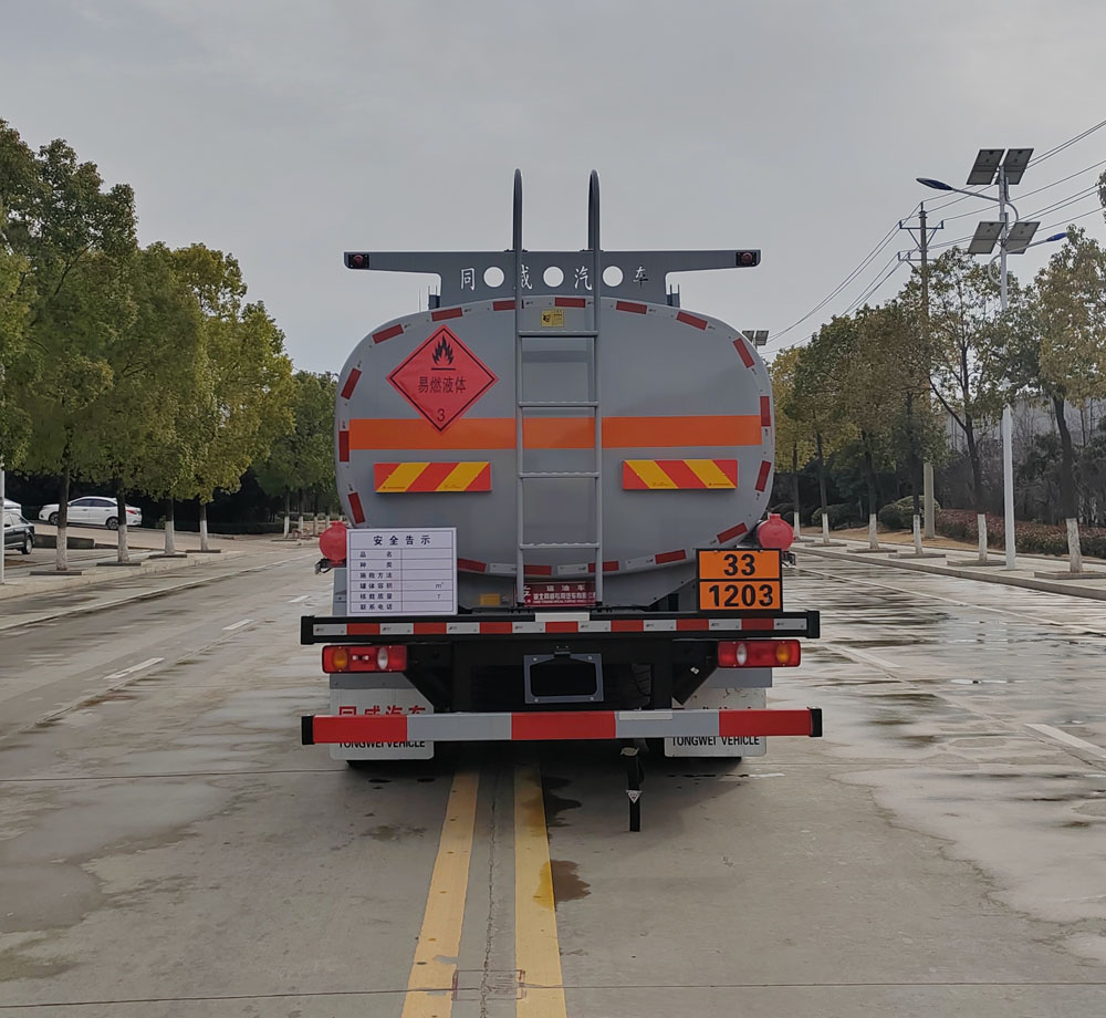 專威牌HTW5181GYYDQ6運(yùn)油車公告圖片