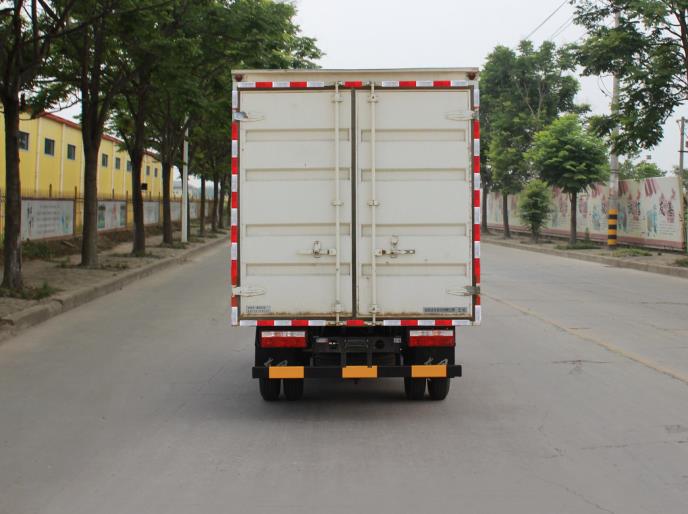 東風(fēng)牌EQ5042XXYD3CDFAC廂式運(yùn)輸車(chē)公告圖片