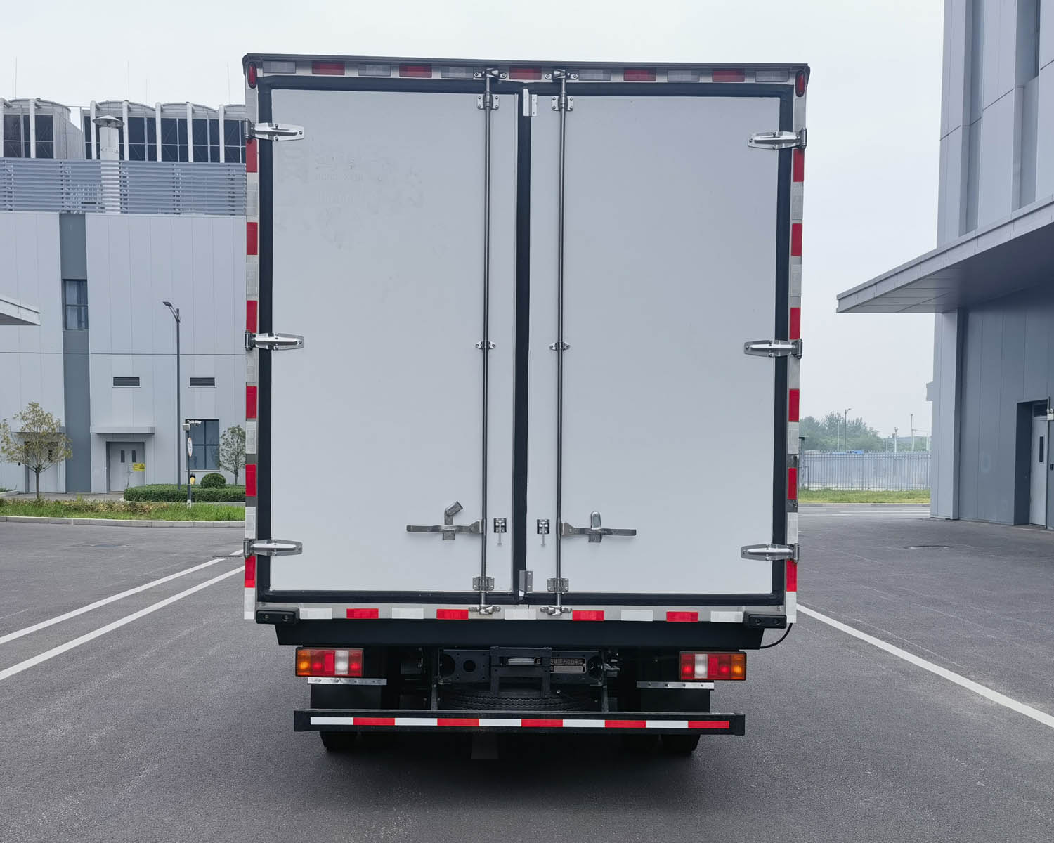 豪沃牌ZZ5127XLCH4515F1冷藏車公告圖片