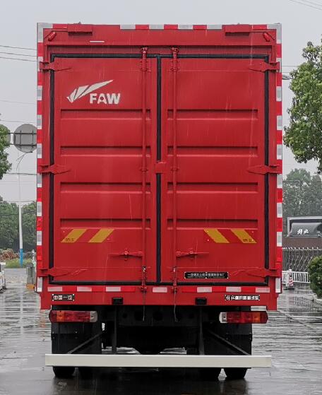 解放牌CA5180XYKP28K1L5E6A80翼開(kāi)啟廂式車公告圖片