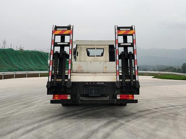 解放牌CA5180TPBP62K1L2E6平板運(yùn)輸車公告圖片