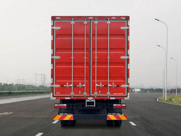 江淮牌HFC5181XXYP3K1A70S廂式運(yùn)輸車公告圖片