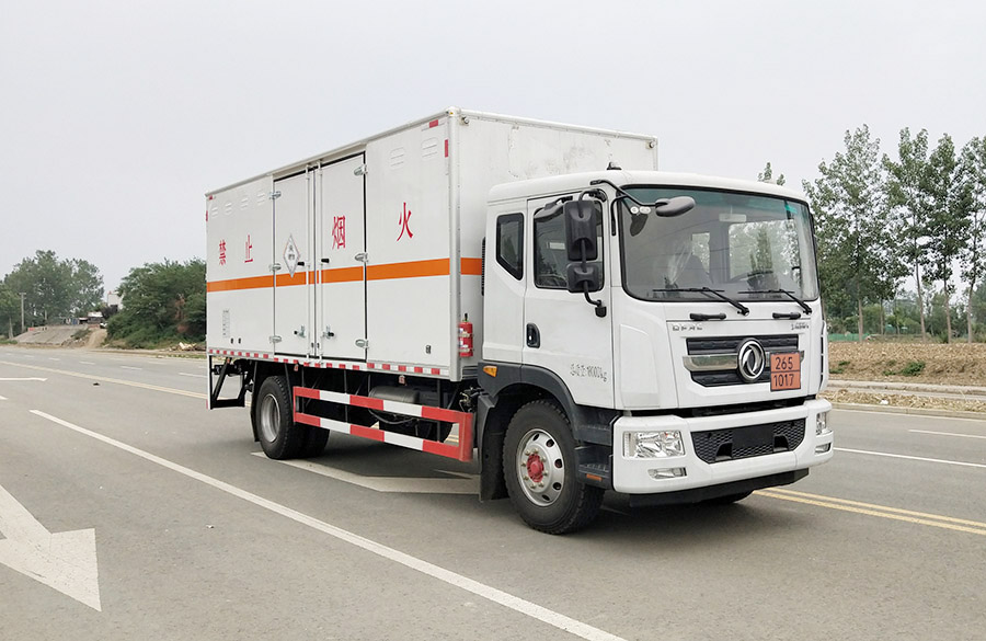 大力牌DLQ5180XDQEQ6毒性氣體廂式運(yùn)輸車公告圖片