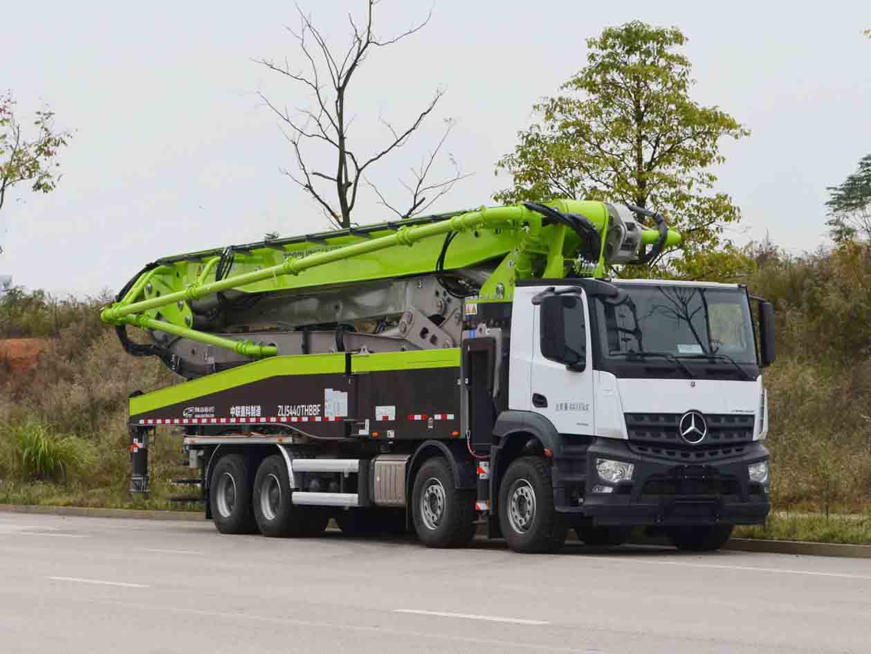 中聯(lián)牌ZLJ5440THBBF混凝土泵車