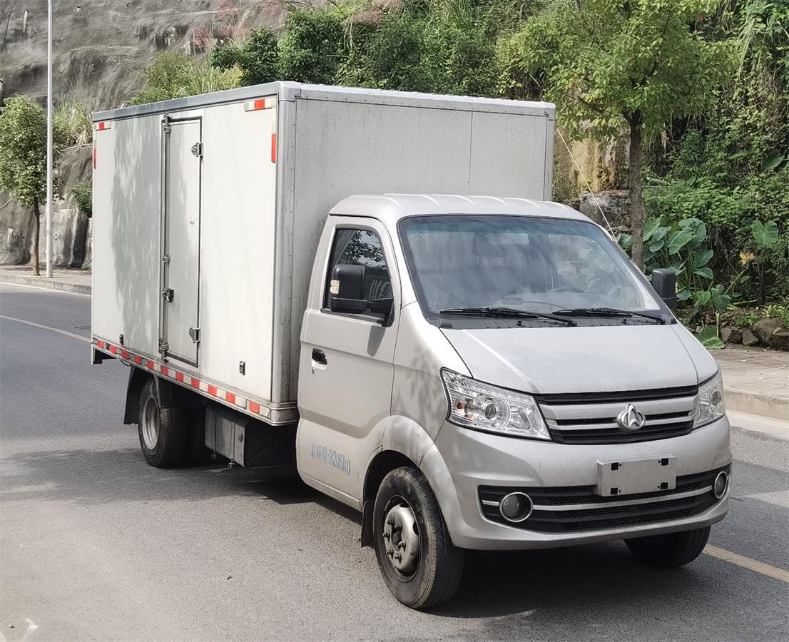 長安牌CKS5034XXYFRD6B2廂式運輸車公告圖片