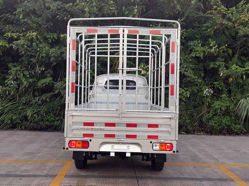 五菱牌GXA5034CCYEV純電動(dòng)倉(cāng)柵式運(yùn)輸車公告圖片