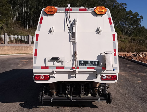 福龍馬牌FLM5040TXSNJ6L洗掃車(chē)公告圖片