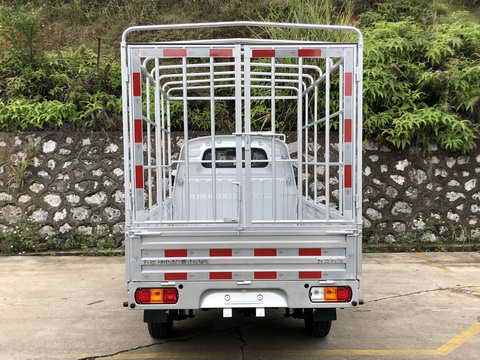 五菱牌GXA5039CCYEV純電動(dòng)倉(cāng)柵式運(yùn)輸車公告圖片