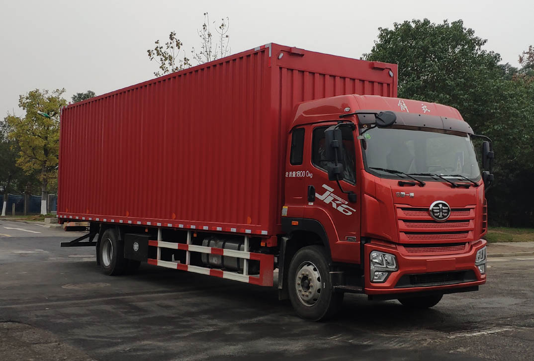 解放牌CA5181XYKP28K2L8E6A80翼開(kāi)啟廂式車(chē)公告圖片