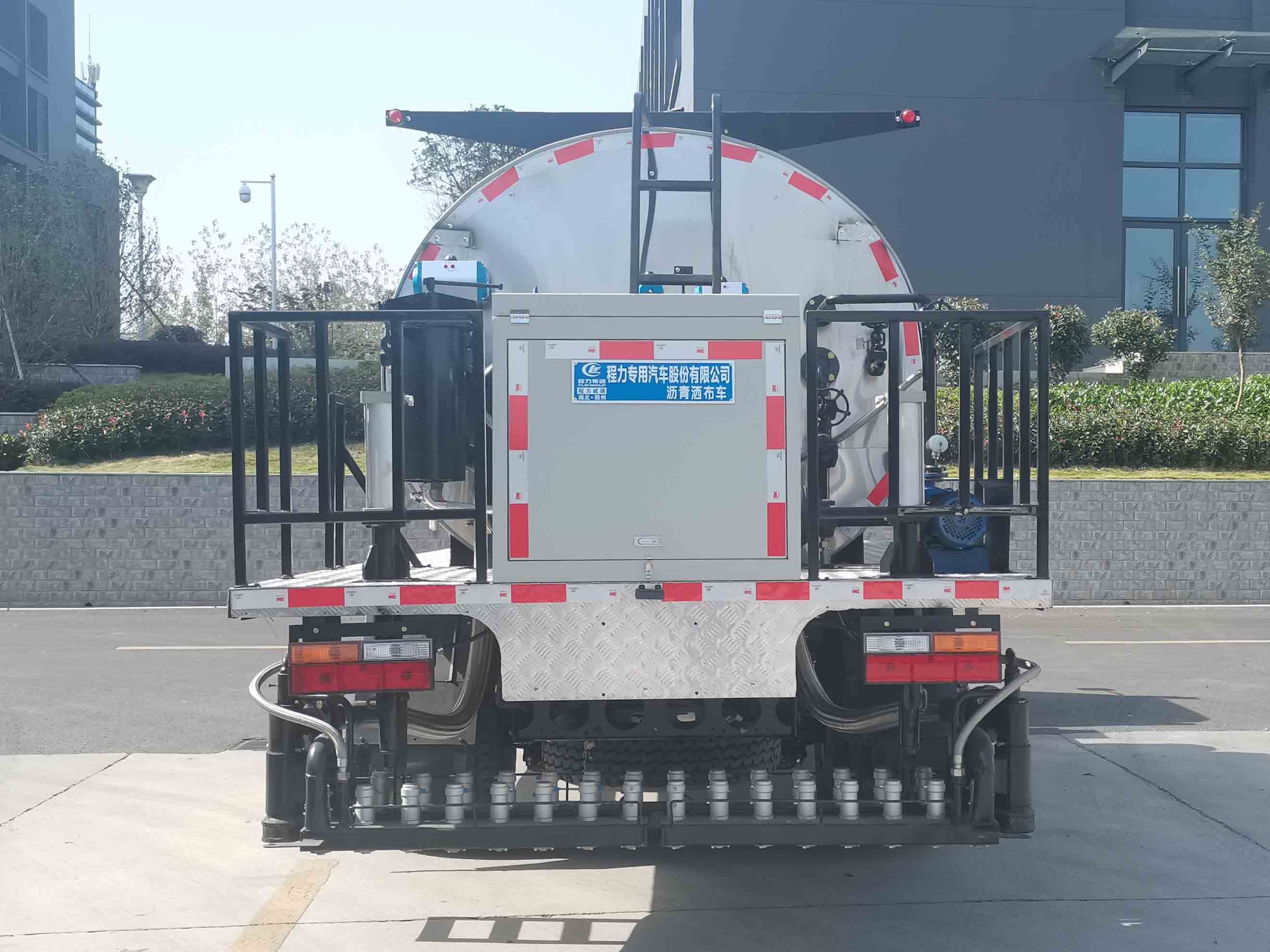 程力威牌CLW5110GLQY6瀝青灑布車公告圖片