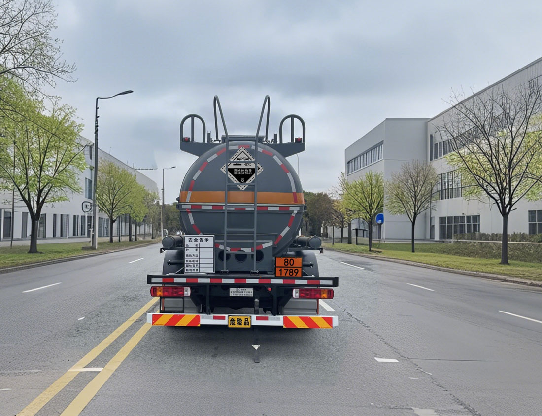 錫宇牌WXQ5262GFWC6腐蝕性物品罐式運輸車公告圖片