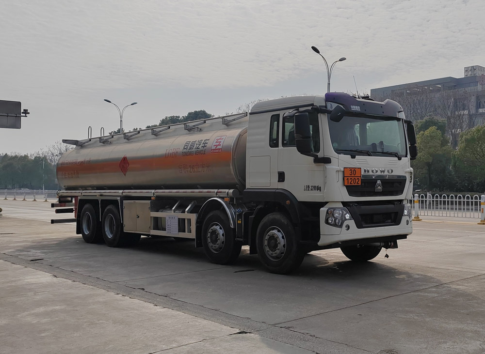 專威牌HTW5320GYYLZZ6C鋁合金運(yùn)油車公告圖片