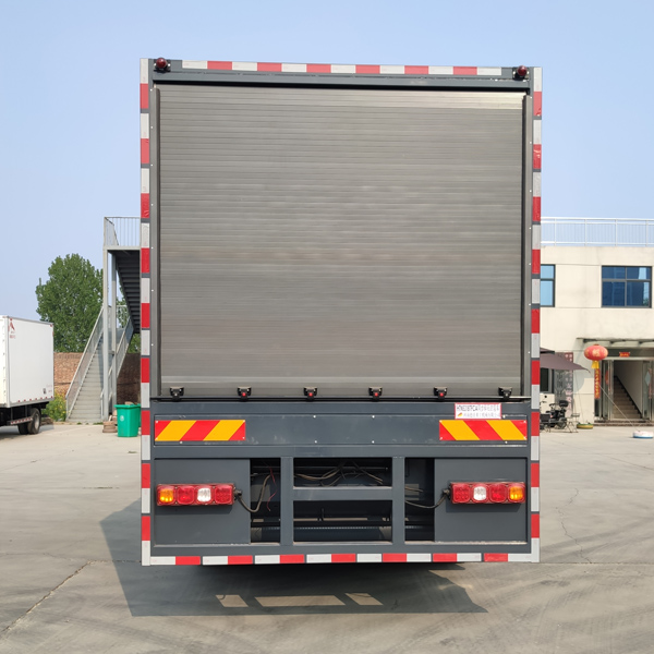 鴻天牛牌HTN5318TFCA同步碎石封層車公告圖片