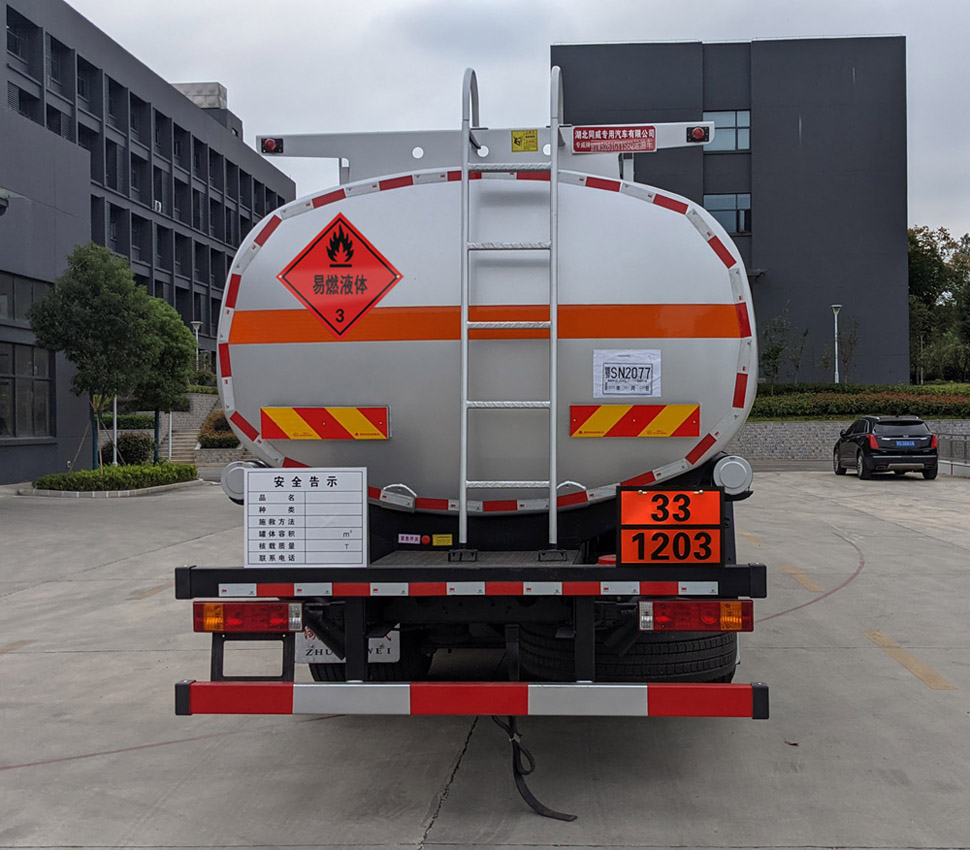 專(zhuān)威牌HTW5261GYYS6Q運(yùn)油車(chē)公告圖片