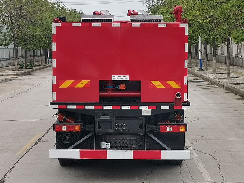 專致牌YZZ5310TYL120壓裂車公告圖片