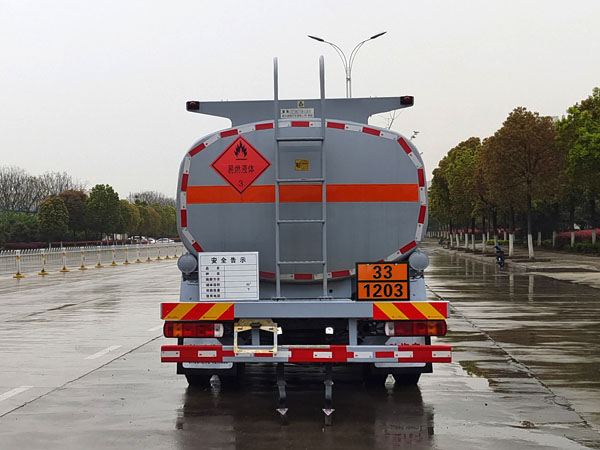 楚勝牌CSC5186GYYB6A運(yùn)油車公告圖片