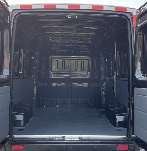 東風(fēng)牌EQ5040XXY6A1D廂式運(yùn)輸車公告圖片