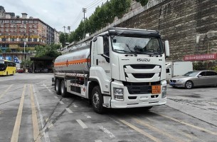 易燃液体罐式运输车