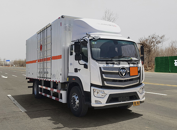 中燕牌BSZ5183XRYC6B易燃液體廂式運輸車公告圖片