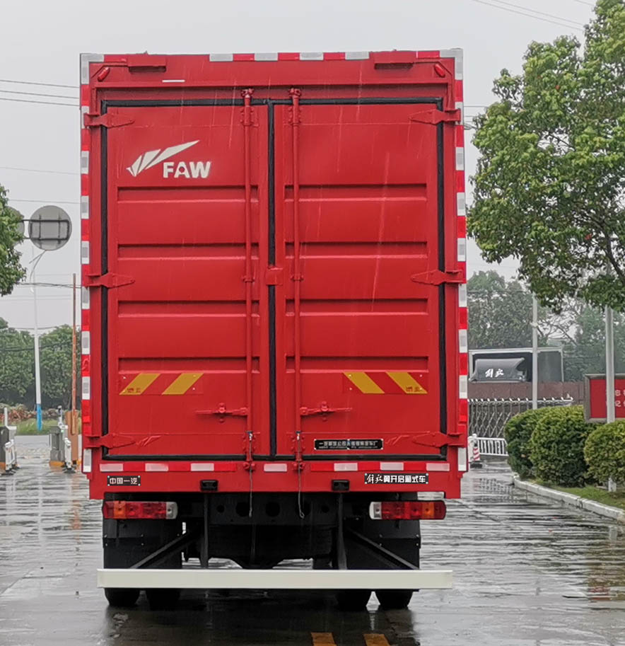 解放牌CA5180XYKP28K2L5E6A80翼開啟廂式車公告圖片