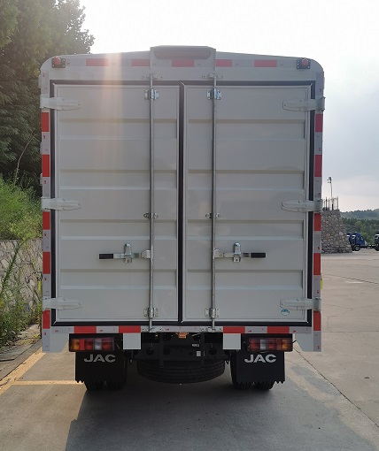 江淮牌HFC5031CCYP23K1B4S-1倉(cāng)柵式運(yùn)輸車公告圖片